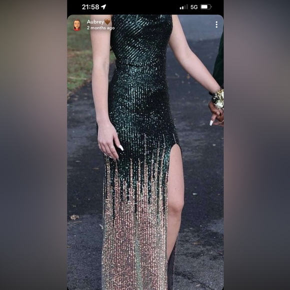 Emerald green prom dress - Picture 1 of 2